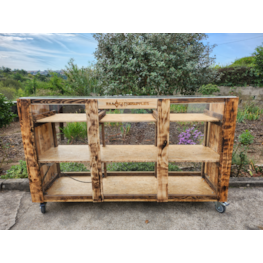 Mostrador de madera con iluminación